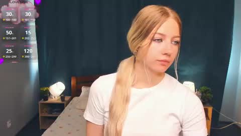Snapshot of thoracarter chatting on 06-12-26, 09:41 thoracarter online show from 06-12-26, 09:41