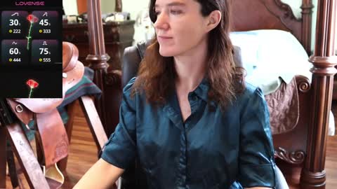 Snapshot of thornbury_rose chatting on 02-05-25, 04:47 ThornburyRose online show from 02-05-25, 04:47