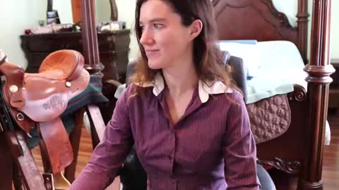 Snapshot of thornbury_rose chatting on 02-19-25, 10:20 ThornburyRose online show from 02-19-25, 10:20