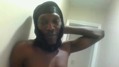 Snapshot of thoroughbred_1980 chatting on 11-25-25, 02:22 thoroughbred_1980 online show from 11-25-25, 02:22