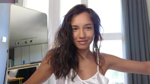 tia_j online show from 05-26-26, 07:15