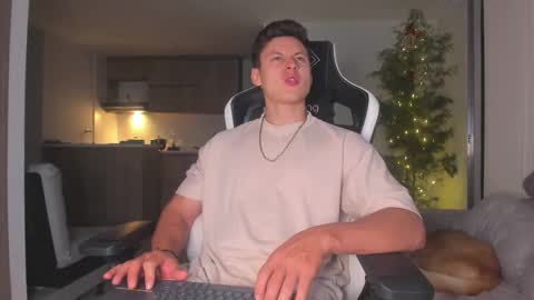 santiago online show from 11-21-25, 04:22