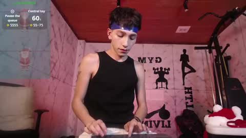 Snapshot of tiam_muller chatting on 12-04-25, 04:00 Tiam Muller online show from 12-04-25, 04:00