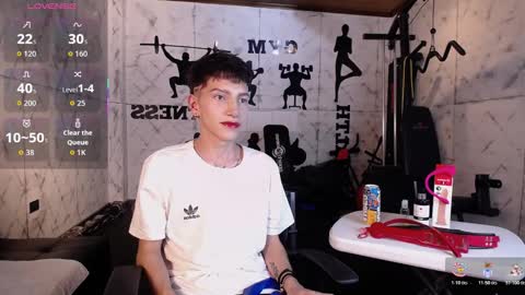 Snapshot of tiam_muller chatting on 12-14-25, 04:07 Tiam Muller online show from 12-14-25, 04:07