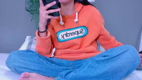 Snapshot of tiana_cinnamon chatting on 09-18-25, 07:49 TIANA online show from 09-18-25, 07:49