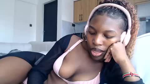 Snapshot of tiana_kay chatting on 07-11-26, 12:19 tiana_kay online show from 07-11-26, 12:19