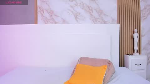 tianaglow4 online show from 10-09-25, 12:14