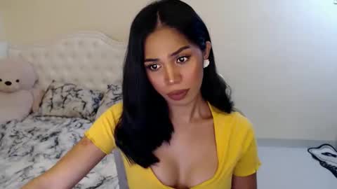 tiara online show from 10-14-25, 02:01