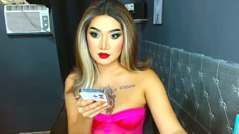 Snapshot of tiarrafoxs chatting on 03-05-25, 12:11 tiarrafoxs online show from 03-05-25, 12:11