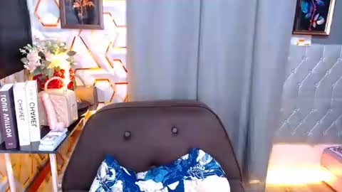 Snapshot of tiarrafoxs chatting on 05-30-26, 12:13 tiarrafoxs online show from 05-30-26, 12:13