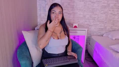 Tifanny online show from 11-05-25, 03:39