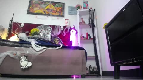 Tifanny Nails  online show from 10-23-25, 12:26