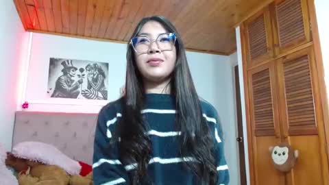 Tifanny online show from 10-26-25, 04:40