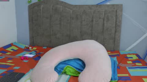 Estefana Ramrez online show from 11-05-25, 07:14