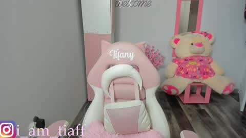 Snapshot of tifany_tay2 chatting on 02-13-25, 07:24 hey am julietha online show from 02-13-25, 07:24