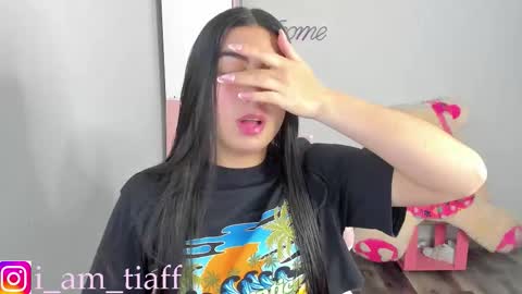 Snapshot of tifany_tay2 chatting on 10-14-25, 06:14 hey am julietha online show from 10-14-25, 06:14