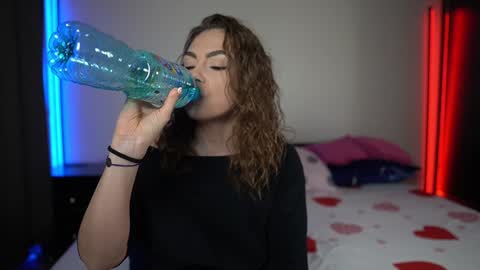 Snapshot of tiff001 chatting on 01-29-25, 12:33 Tiffany online show from 01-29-25, 12:33