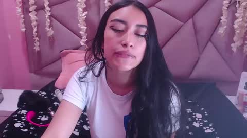 Snapshot of tiffani_hott_ chatting on 12-13-24, 03:38 TIFANI online show from 12-13-24, 03:38