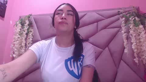 Snapshot of tiffani_hott_ chatting on 12-15-24, 02:52 TIFANI online show from 12-15-24, 02:52