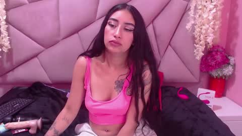 Snapshot of tiffani_hott_ chatting on 01-11-25, 06:45 TIFANI online show from 01-11-25, 06:45