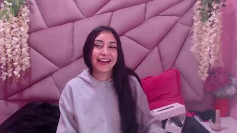 Snapshot of tiffani_hott_ chatting on 01-12-25, 07:11 TIFANI online show from 01-12-25, 07:11