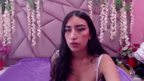 Snapshot of tiffani_hott_ chatting on 01-17-25, 03:23 TIFANI online show from 01-17-25, 03:23