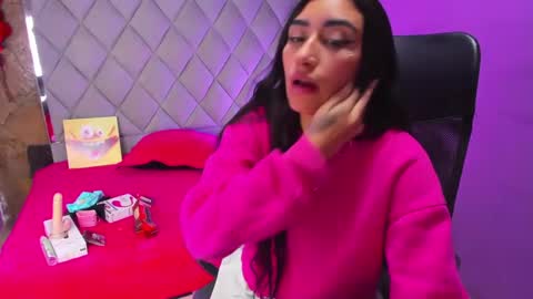 Snapshot of tiffani_hott_ chatting on 01-22-25, 04:34 TIFANI online show from 01-22-25, 04:34