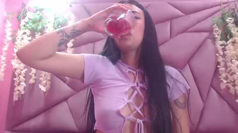 Snapshot of tiffani_hott_ chatting on 02-11-25, 05:58 TIFANI online show from 02-11-25, 05:58