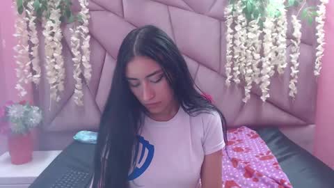 Snapshot of tiffani_hott_ chatting on 02-16-25, 03:04 TIFANI online show from 02-16-25, 03:04