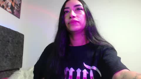 Snapshot of tiffani_hott_ chatting on 10-04-25, 03:48 TIFANI online show from 10-04-25, 03:48