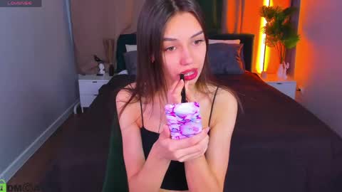 Snapshot of tiffany__grace chatting on 04-27-26, 01:03 Tiffany online show from 04-27-26, 01:03