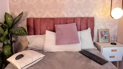 Snapshot of tiffany_beckerr chatting on 12-23-24, 07:30 Tiffany Becker online show from 12-23-24, 07:30