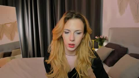 Snapshot of tiffany_king chatting on 04-28-26, 05:34 Tiffany online show from 04-28-26, 05:34