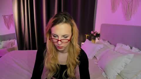Snapshot of tiffany_king chatting on 05-01-26, 05:45 Tiffany online show from 05-01-26, 05:45