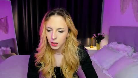 Snapshot of tiffany_king chatting on 05-07-26, 05:46 Tiffany online show from 05-07-26, 05:46