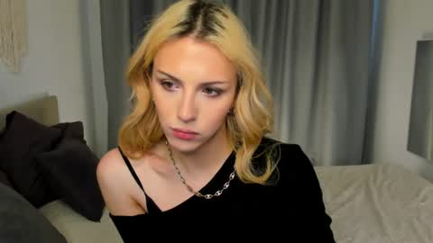 Snapshot of tiffany_king chatting on 07-24-26, 10:57 Tiffany online show from 07-24-26, 10:57