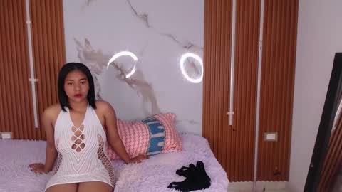 STEFANNY WELL online show from 10-17-25, 03:20