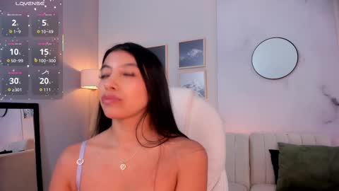 Snapshot of tiffany_low chatting on 11-20-25, 12:27 tiffany_low online show from 11-20-25, 12:27