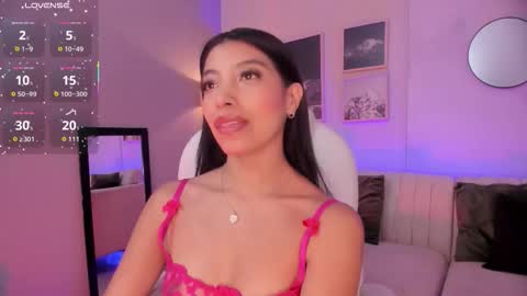 Snapshot of tiffany_low chatting on 12-21-25, 12:12 tiffany_low online show from 12-21-25, 12:12