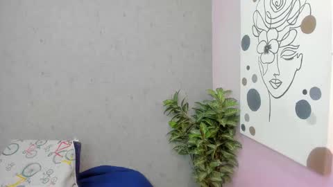 tiffany_mendez online show from 12-05-25, 12:03