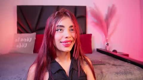 Snapshot of tiffany_sander chatting on 10-21-25, 03:40 tiffany_sander online show from 10-21-25, 03:40