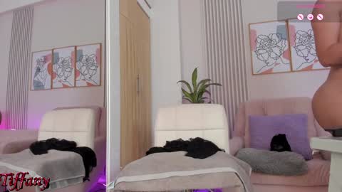 Snapshot of tiffany_sims chatting on 01-04-25, 04:55 Tiffany online show from 01-04-25, 04:55