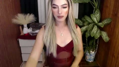 Snapshot of tiffany_welson chatting on 01-11-26, 05:56 tiffany online show from 01-11-26, 05:56