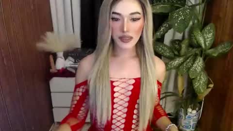 Snapshot of tiffany_welson chatting on 01-17-26, 07:39 tiffany online show from 01-17-26, 07:39