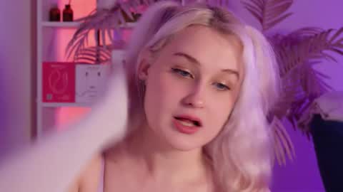 Snapshot of tiffanyjons chatting on 12-21-25, 06:04 tiffanyjons online show from 12-21-25, 06:04