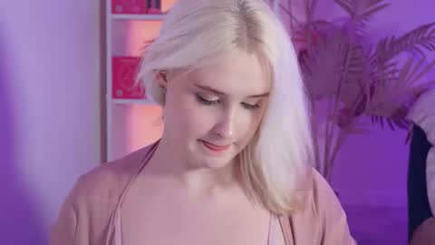 tiffanyjons online show from 03-12-26, 05:41