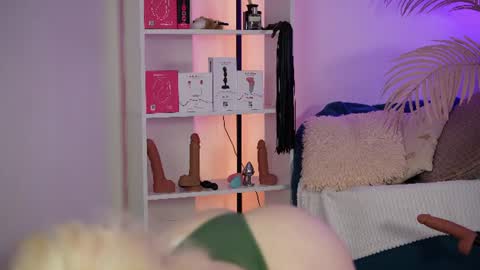 tiffanyjons online show from 06-30-26, 06:20