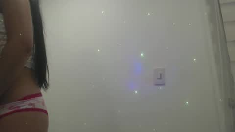 Snapshot of tiffanykilyestar_19 chatting on 11-10-25, 03:27 Kilye online show from 11-10-25, 03:27