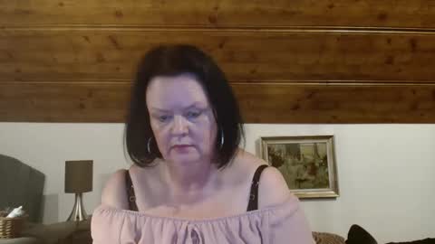 Snapshot of tiffanymature chatting on 10-18-25, 10:43 TiffanyMature online show from 10-18-25, 10:43