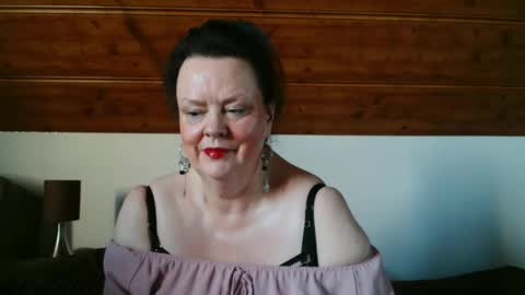 Snapshot of tiffanymature chatting on 11-01-25, 08:05 TiffanyMature online show from 11-01-25, 08:05